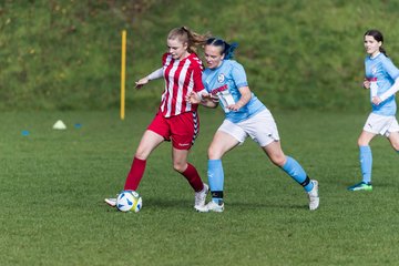 Bild 328 - wBJ TuS Tensfeld - SV Fortuna St. Juergen